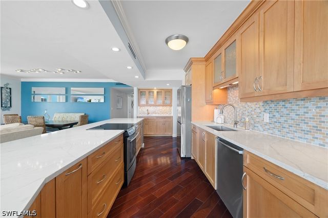 250 Park Shore DR 803, Naples, FL 34103