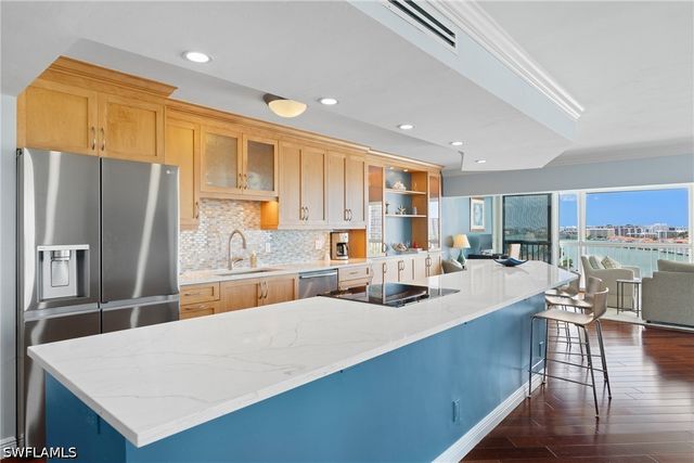250 Park Shore DR 803, Naples, FL 34103