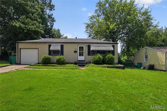 636 Science Hill Drive, St Louis, MO 63137