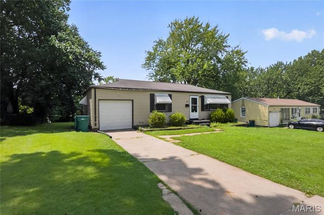 636 Science Hill Drive, St Louis, MO 63137