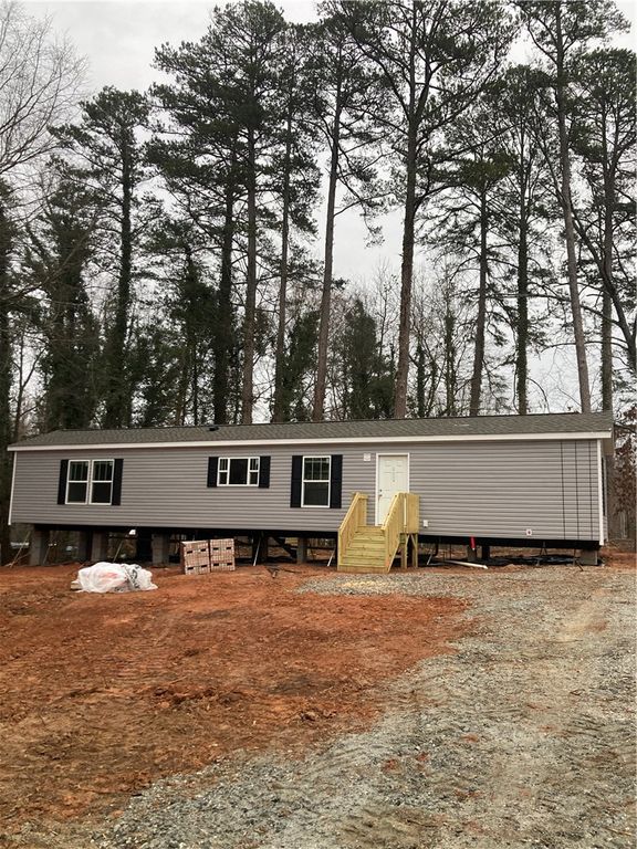 289 North Davis Drive, Fair Play, SC 29643