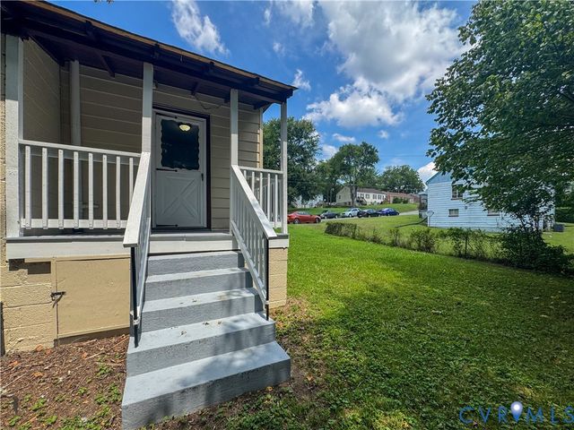 414 St Luke St, Petersburg, VA 23803