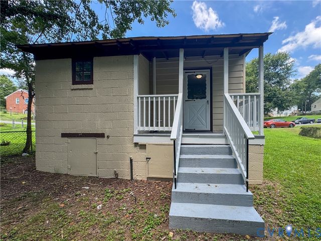 414 St Luke St, Petersburg, VA 23803