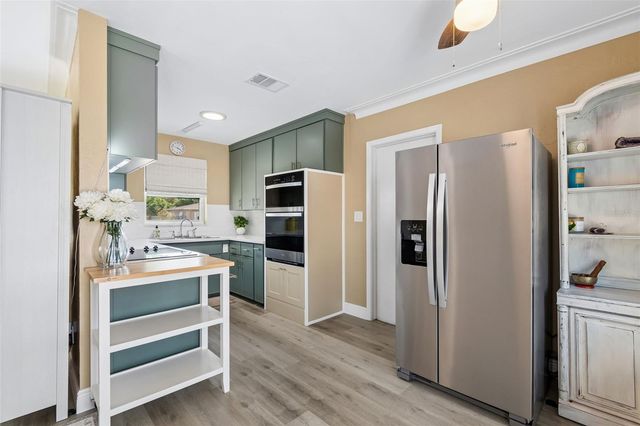 3601 YARDLEY AVENUE N, St Petersburg, FL 33713