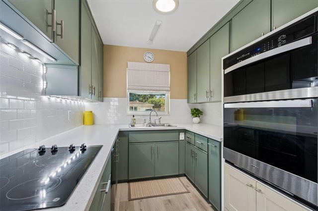 3601 YARDLEY AVENUE N, St Petersburg, FL 33713