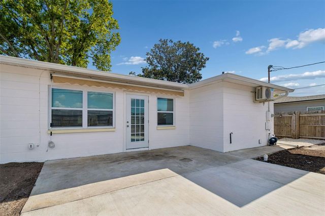 3601 YARDLEY AVENUE N, St Petersburg, FL 33713