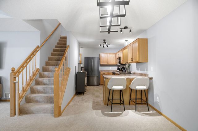 8854 Spring Lane, Woodbury, MN 55125