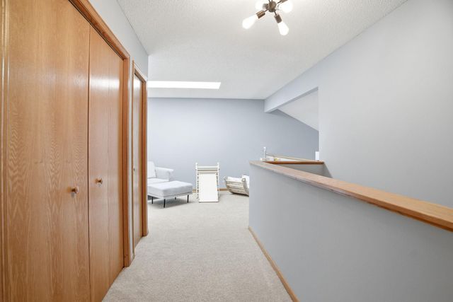 8854 Spring Lane, Woodbury, MN 55125