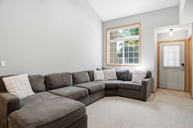 8854 Spring Lane, Woodbury, MN 55125