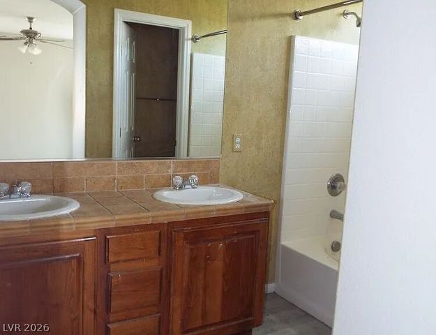 10825 Paradise Road, Henderson, NV 89052