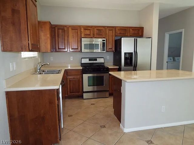 10825 Paradise Road, Henderson, NV 89052