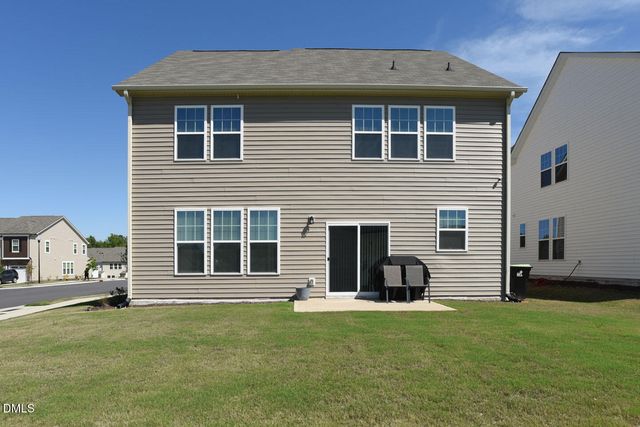 900 Channel Drop Loop, Zebulon, NC 27597