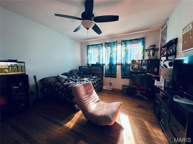 515 W James Boulevard, St James, MO 65559