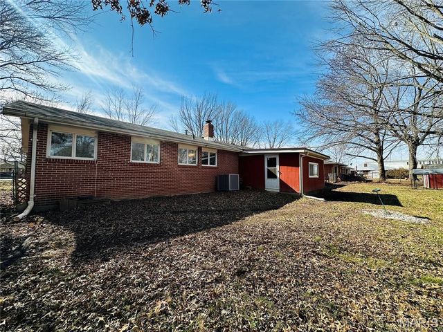 515 W James Boulevard, St James, MO 65559