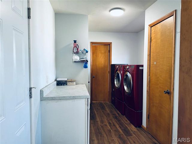 515 W James Boulevard, St James, MO 65559