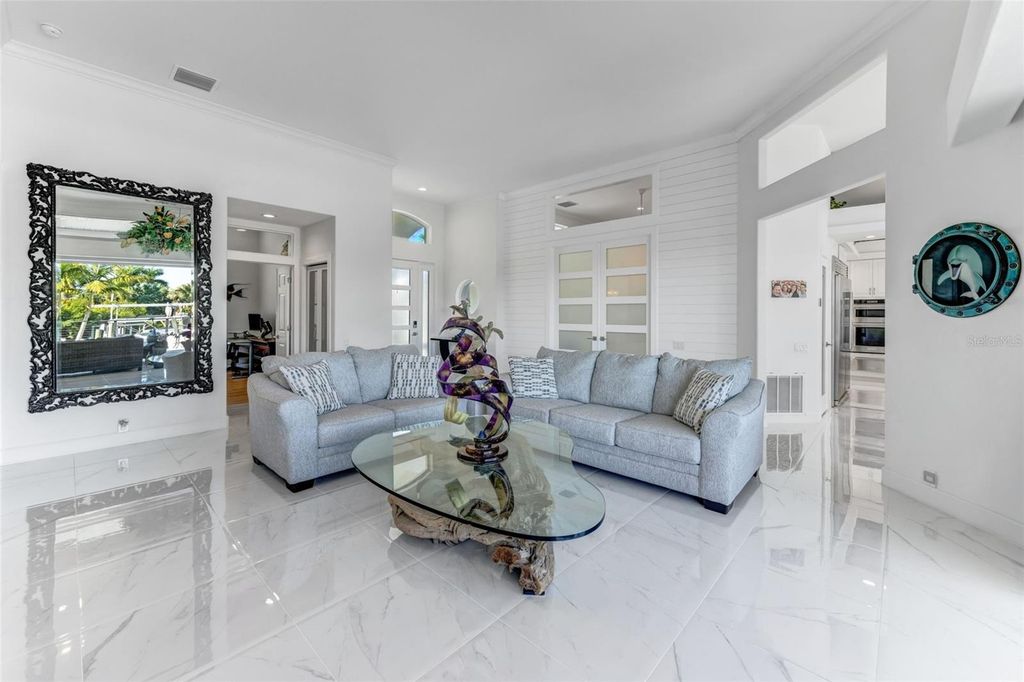 Image 12 of property listing at 1307 ALHAMBRA DRIVE, Apollo Beach, FL 33572