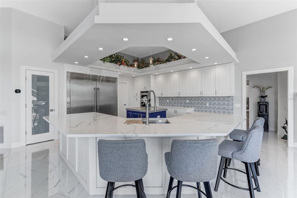 Image 15 of property listing at 1307 ALHAMBRA DRIVE, Apollo Beach, FL 33572