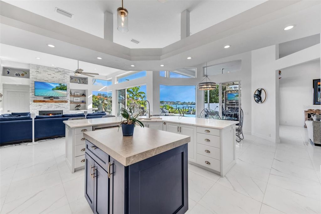 Image 17 of property listing at 1307 ALHAMBRA DRIVE, Apollo Beach, FL 33572