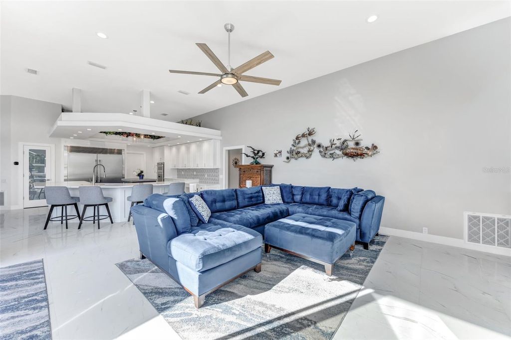 Image 21 of property listing at 1307 ALHAMBRA DRIVE, Apollo Beach, FL 33572