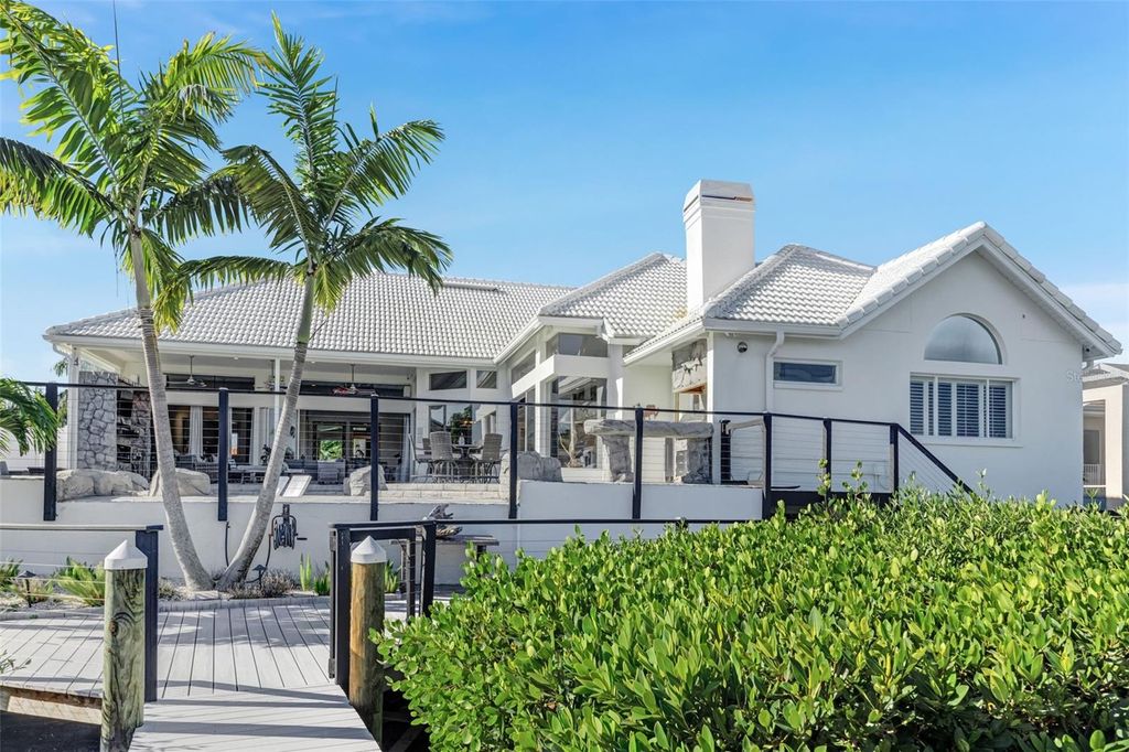 Image 4 of property listing at 1307 ALHAMBRA DRIVE, Apollo Beach, FL 33572