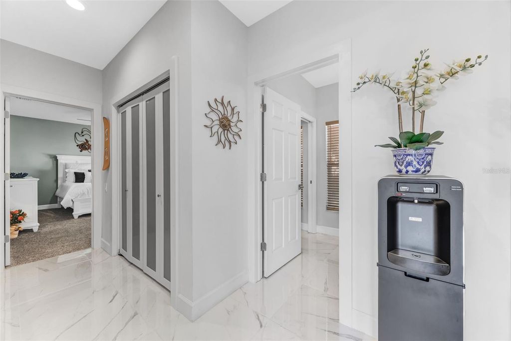 Image 36 of property listing at 1307 ALHAMBRA DRIVE, Apollo Beach, FL 33572