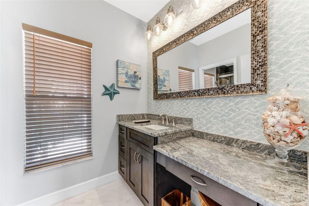 Image 37 of property listing at 1307 ALHAMBRA DRIVE, Apollo Beach, FL 33572