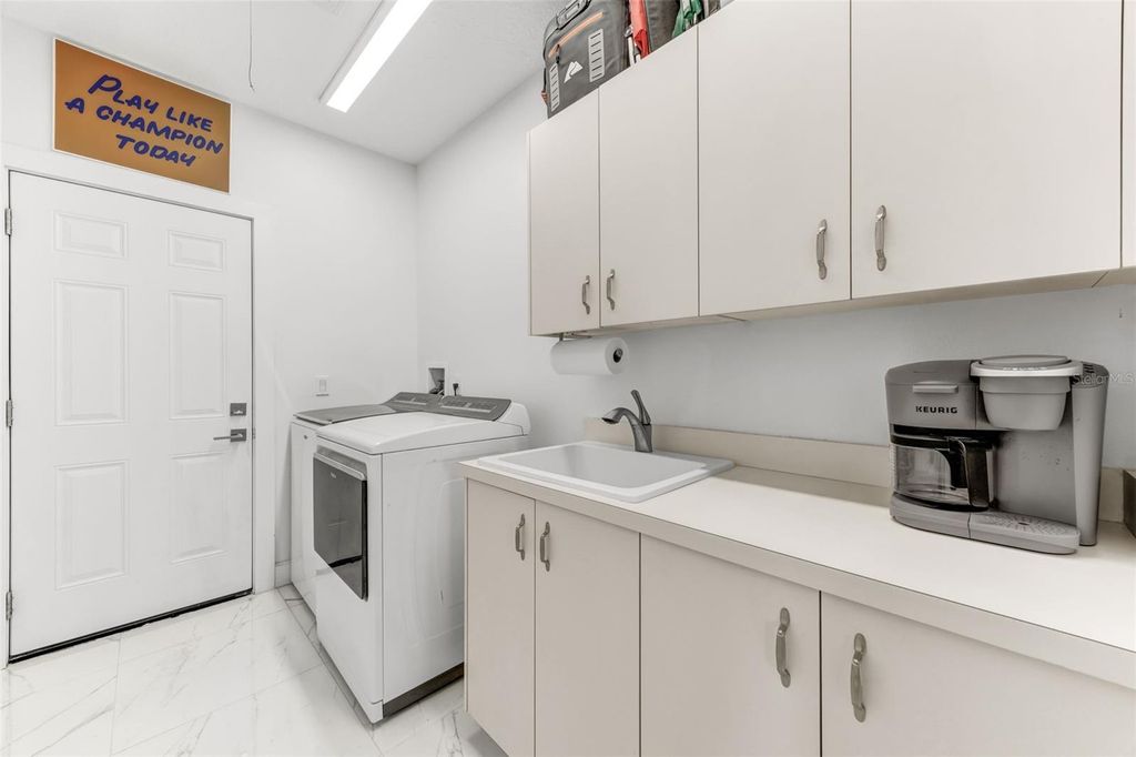 Image 47 of property listing at 1307 ALHAMBRA DRIVE, Apollo Beach, FL 33572