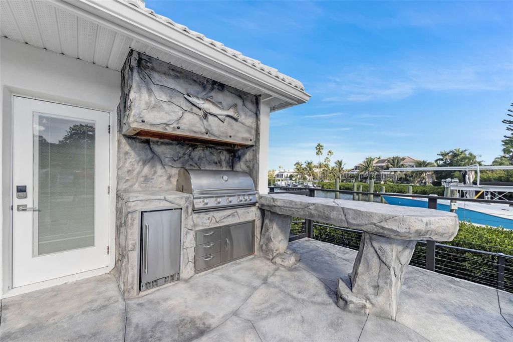 Image 54 of property listing at 1307 ALHAMBRA DRIVE, Apollo Beach, FL 33572