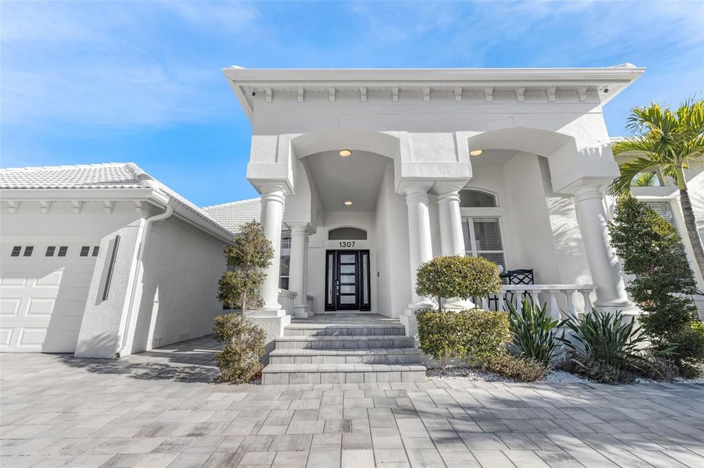 Image 7 of property listing at 1307 ALHAMBRA DRIVE, Apollo Beach, FL 33572