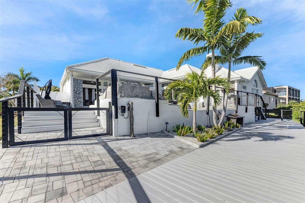 Image 61 of property listing at 1307 ALHAMBRA DRIVE, Apollo Beach, FL 33572