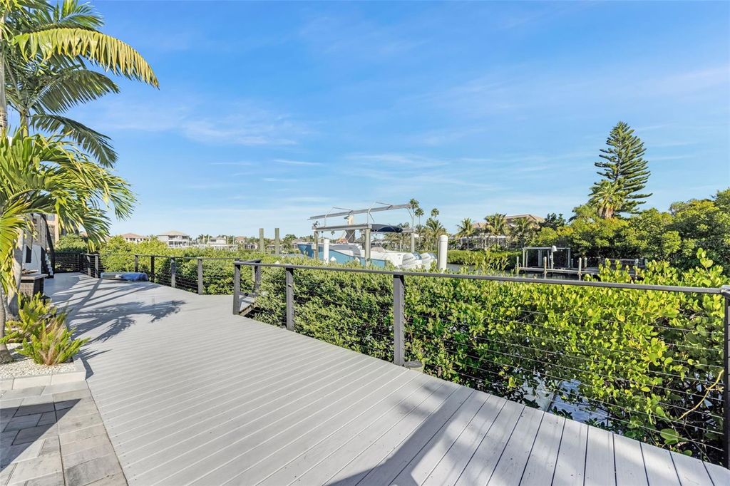 Image 62 of property listing at 1307 ALHAMBRA DRIVE, Apollo Beach, FL 33572