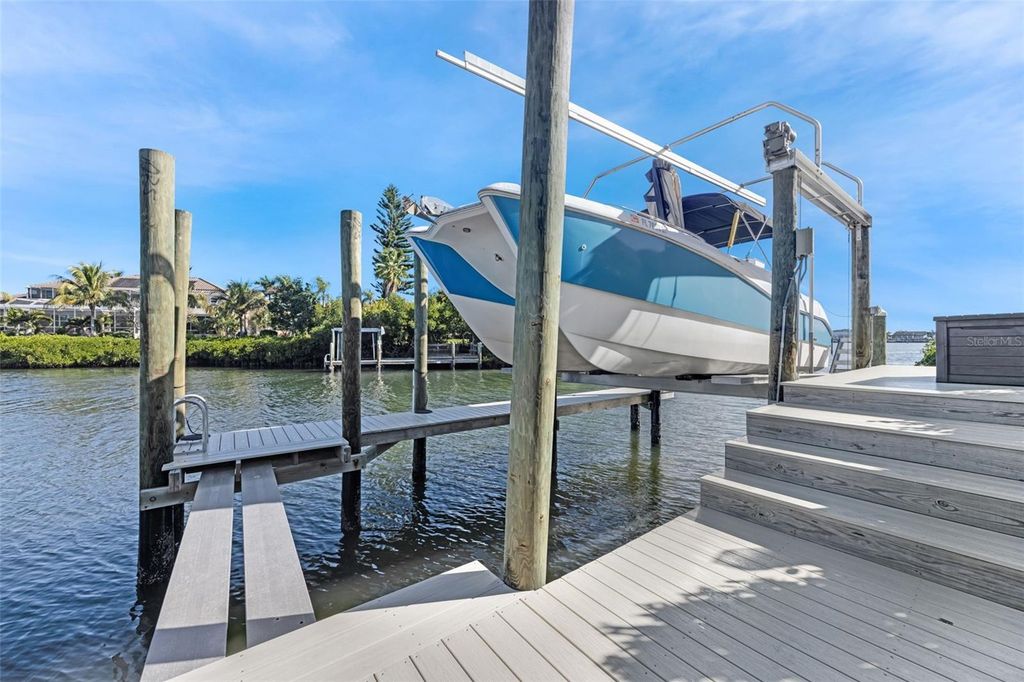 Image 65 of property listing at 1307 ALHAMBRA DRIVE, Apollo Beach, FL 33572