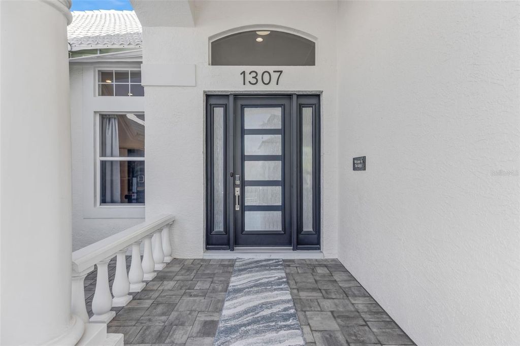 Image 8 of property listing at 1307 ALHAMBRA DRIVE, Apollo Beach, FL 33572