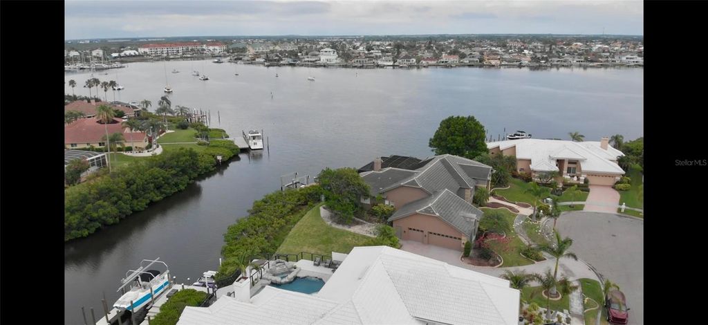 Image 71 of property listing at 1307 ALHAMBRA DRIVE, Apollo Beach, FL 33572