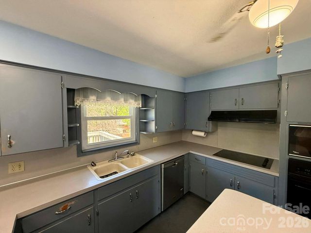 3195 Westview Street, Valdese, NC 28690