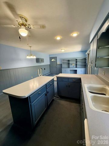 3195 Westview Street, Valdese, NC 28690