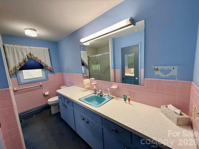 3195 Westview Street, Valdese, NC 28690