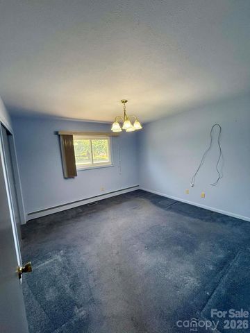 3195 Westview Street, Valdese, NC 28690