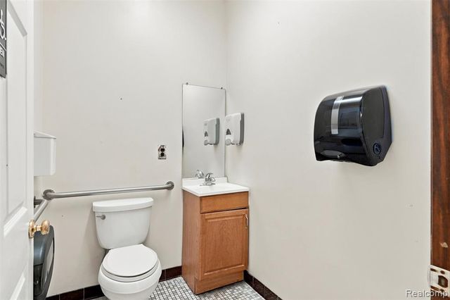 12305 Beech Daly Road, Taylor, MI 48180