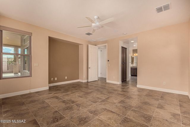 566 N Ramos Lane, Green Valley, AZ 85614