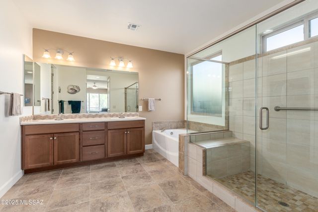 566 N Ramos Lane, Green Valley, AZ 85614