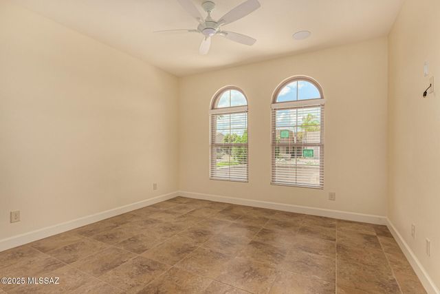 566 N Ramos Lane, Green Valley, AZ 85614