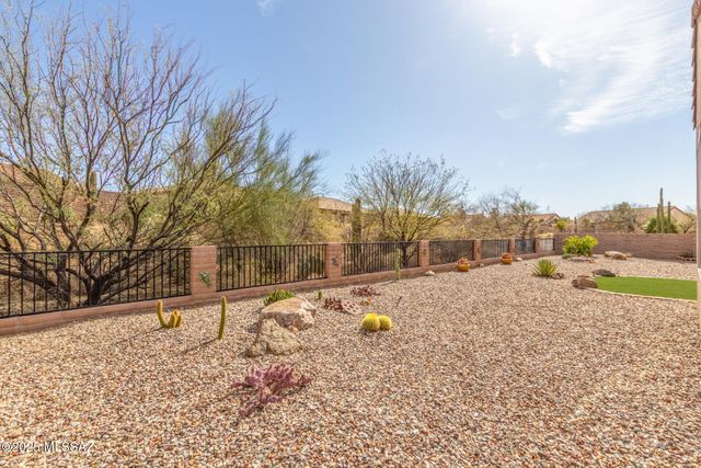 566 N Ramos Lane, Green Valley, AZ 85614