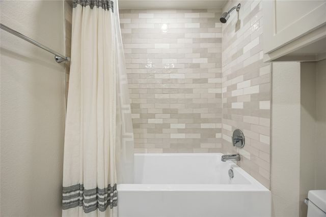 3438 McFarlin Boulevard 202, University Park, TX 75205
