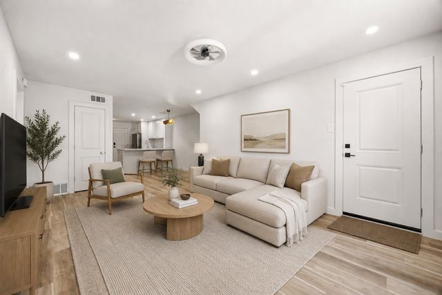3438 McFarlin Boulevard 202, University Park, TX 75205