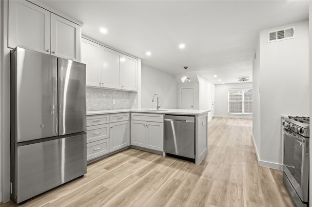 3438 McFarlin Boulevard 202, University Park, TX 75205