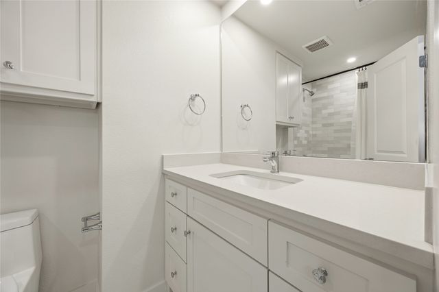 3438 McFarlin Boulevard 202, University Park, TX 75205