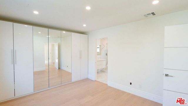 10520 Ashton Avenue, Los Angeles, CA 90024