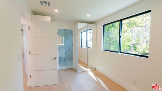 10520 Ashton Avenue, Los Angeles, CA 90024