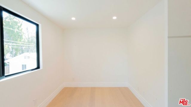 10520 Ashton Avenue, Los Angeles, CA 90024